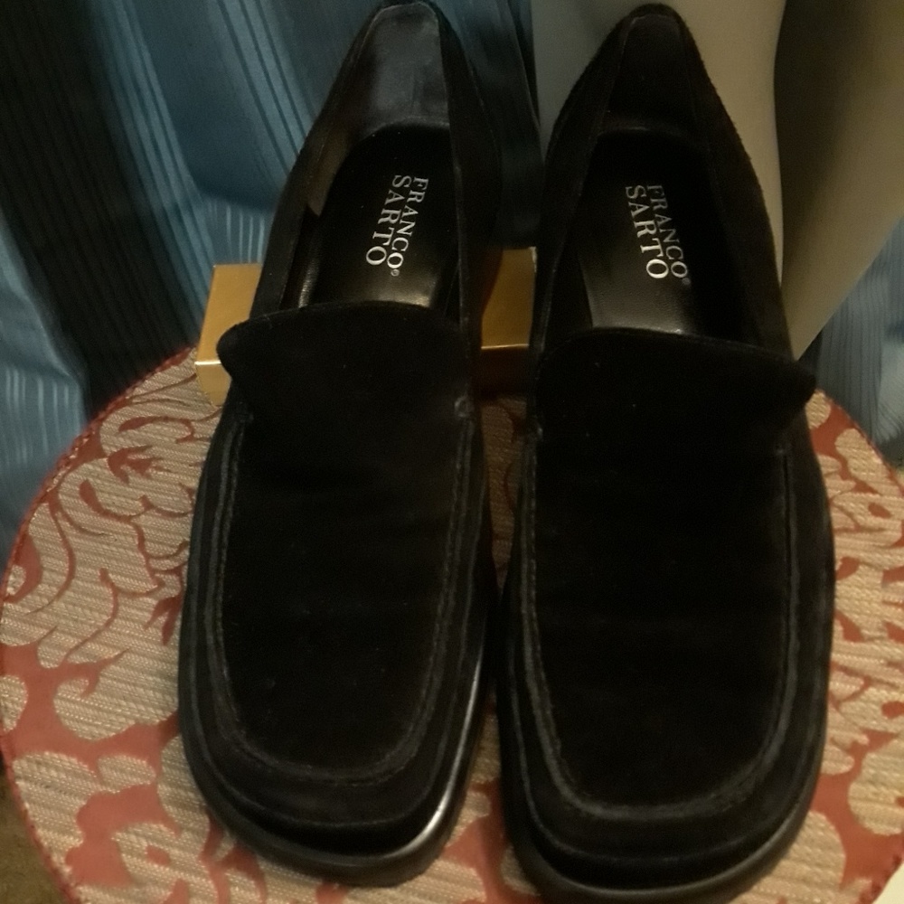 EUC Classic Black Suede Leather Loafers